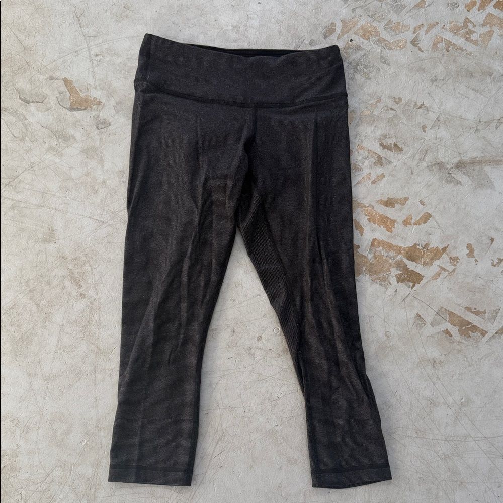 Cropped Lululemon Gray Leggins - Size 4 - High Waist - Great Conditon